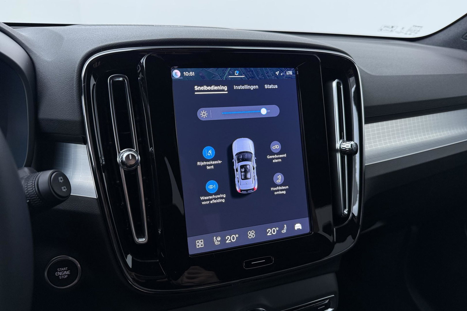 Volvo XC40 2.0 B3 Plus Black Edition | Harman/Kardon | 360° Camera | Pilot Assist | BLIS | Stoel+Stuurverwarming | Pixel-LED | Memory | ACC | 20 Inch