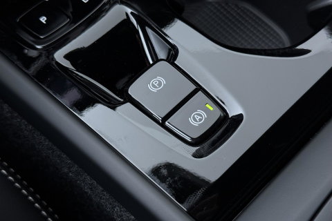 Volvo XC40 2.0 B3 Plus Black Edition | Harman/Kardon | 360° Camera | Pilot Assist | BLIS | Stoel+Stuurverwarming | Pixel-LED | Memory | ACC | 20 Inch