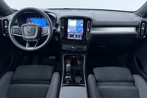 Volvo XC40 2.0 B3 Plus Black Edition | Harman/Kardon | 360° Camera | Pilot Assist | BLIS | Stoel+Stuurverwarming | Pixel-LED | Memory | ACC | 20 Inch