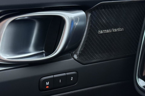 Volvo XC40 2.0 B3 Plus Black Edition | Harman/Kardon | 360° Camera | Pilot Assist | BLIS | Stoel+Stuurverwarming | Pixel-LED | Memory | ACC | 20 Inch