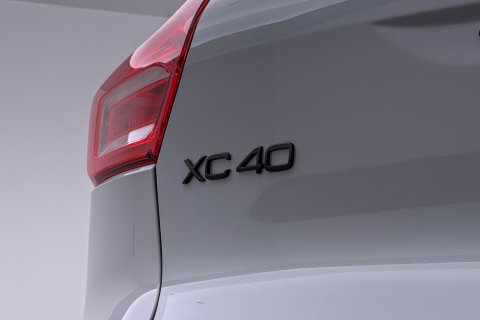 Volvo XC40 2.0 B3 Plus Black Edition | Harman/Kardon | 360° Camera | Pilot Assist | BLIS | Stoel+Stuurverwarming | Pixel-LED | Memory | ACC | 20 Inch