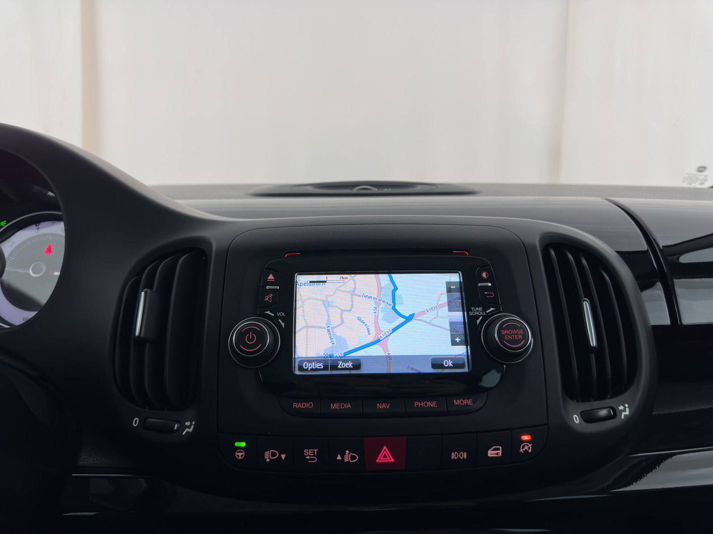 Fiat 500L Living 1.6 M-Jet Lounge *NAVI-FULLMAP | ALCANTARA-FABRIC | COMFORTSEATS | ECC | PDC | CRUISE | TOWBAR | 17''ALU*