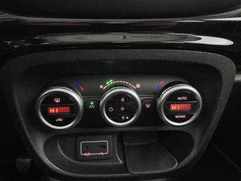 Fiat 500L Living 1.6 M-Jet Lounge *NAVI-FULLMAP | ALCANTARA-FABRIC | COMFORTSEATS | ECC | PDC | CRUISE | TOWBAR | 17''ALU*
