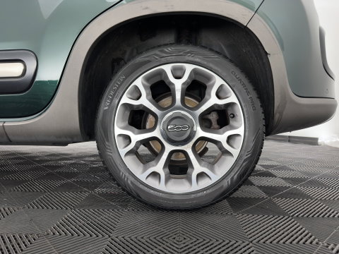 Fiat 500L Living 1.6 M-Jet Lounge *NAVI-FULLMAP | ALCANTARA-FABRIC | COMFORTSEATS | ECC | PDC | CRUISE | TOWBAR | 17''ALU*