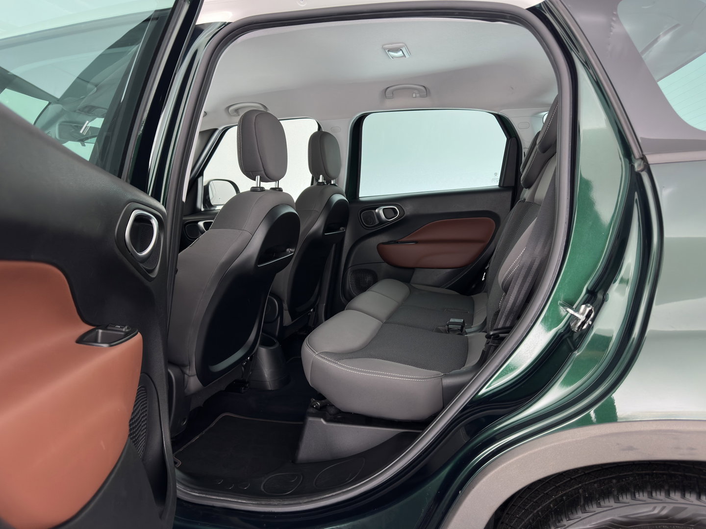 Fiat 500L Living 1.6 M-Jet Lounge *NAVI-FULLMAP | ALCANTARA-FABRIC | COMFORTSEATS | ECC | PDC | CRUISE | TOWBAR | 17''ALU*