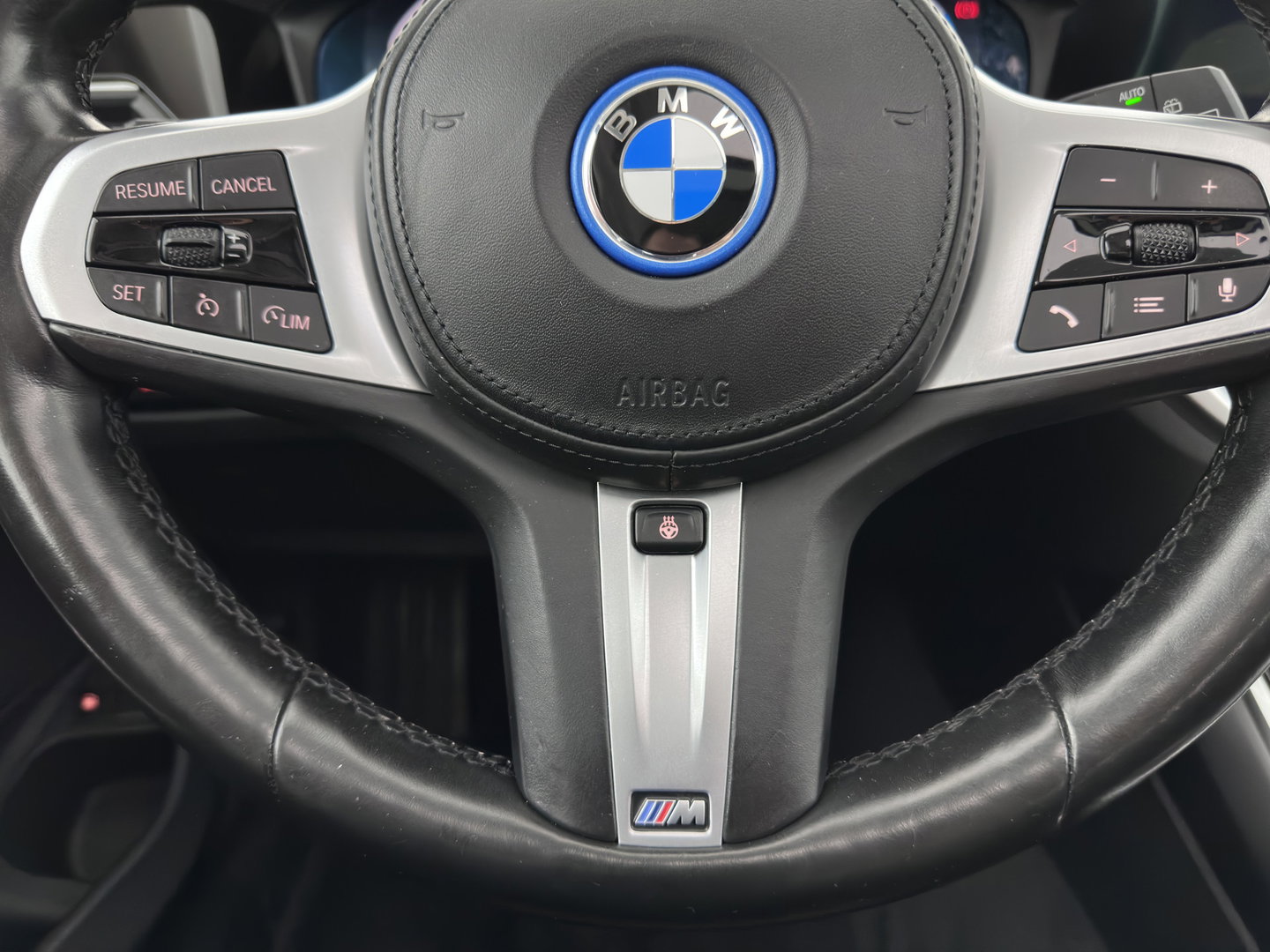 BMW 3 Serie Touring 320e Business Edition Plus (Plug-In) {SoH-93%} (INCL-BTW) Aut *PANO | LASER-LED | LEATHER | HEATED-SPORTSEATS | HIFI-SOUND | KEYLESS | DIGI-COCKPIT | NAVI-FULLMAP | DAB | AMBIENTLIGHT | PRIVACY-GLASS | ECC | PDC | CRUISE | TOWBAR | 17"ALU