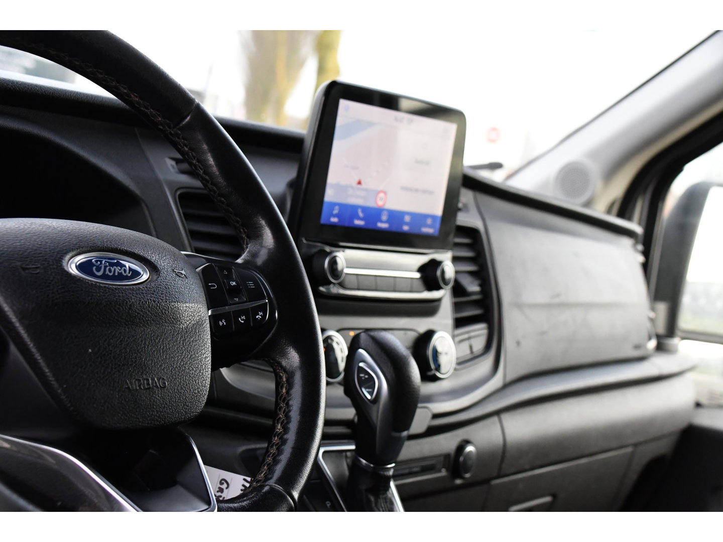 Ford Transit 350 2.0 TDCI L3H2 Raptor Edition Camera, Cruise, Carplay, 170pk, Trekhaak, Multimedia, Sensoren, Uniek!