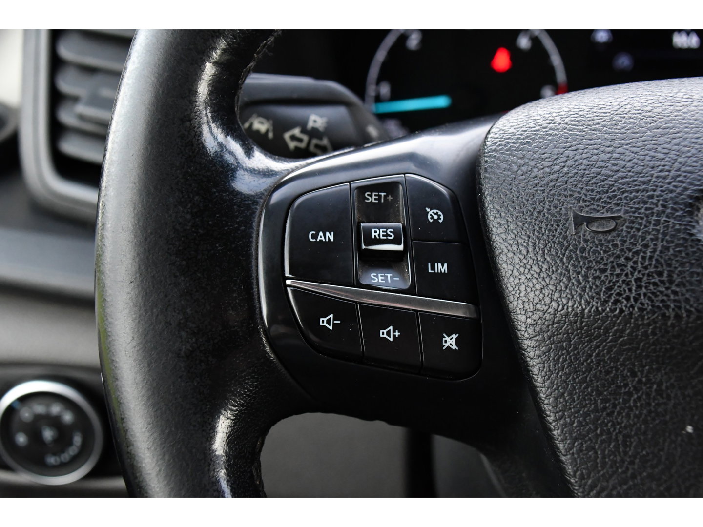 Ford Transit 350 2.0 TDCI L3H2 Raptor Edition Camera, Cruise, Carplay, 170pk, Trekhaak, Multimedia, Sensoren, Uniek!