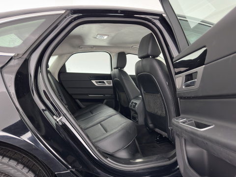 Jaguar XF 2.0d Prestige *AUT | LEATHER | XENON | SPORTSEATS | CAMERA | PRIVACY-GLASS | SHIFTPADDLES | NAVI-FULLMAP | ECC | PDC | CRUISE | 19''ALU*