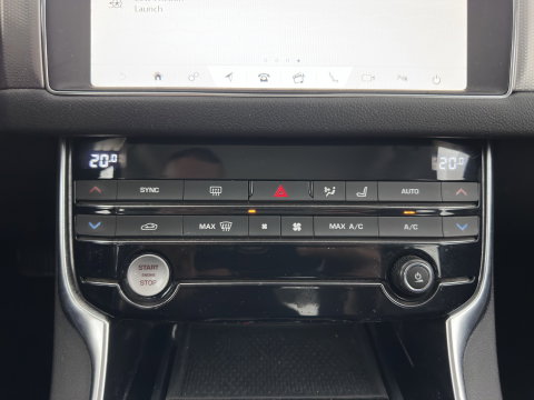 Jaguar XF 2.0d Prestige *AUT | LEATHER | XENON | SPORTSEATS | CAMERA | PRIVACY-GLASS | SHIFTPADDLES | NAVI-FULLMAP | ECC | PDC | CRUISE | 19''ALU*