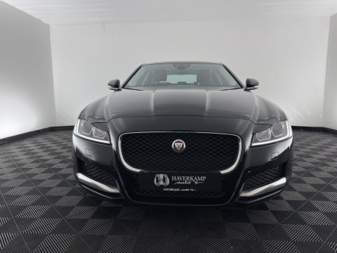 Jaguar XF 2.0d Prestige *AUT | LEATHER | XENON | SPORTSEATS | CAMERA | PRIVACY-GLASS | SHIFTPADDLES | NAVI-FULLMAP | ECC | PDC | CRUISE | 19''ALU*