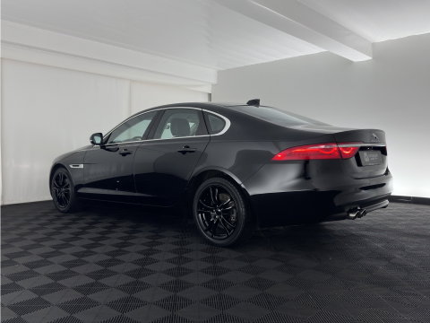 Jaguar XF 2.0d Prestige *AUT | LEATHER | XENON | SPORTSEATS | CAMERA | PRIVACY-GLASS | SHIFTPADDLES | NAVI-FULLMAP | ECC | PDC | CRUISE | 19''ALU*