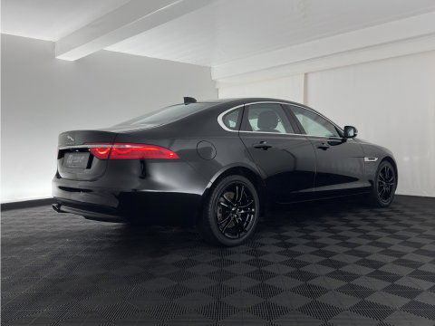 Jaguar XF 2.0d Prestige *AUT | LEATHER | XENON | SPORTSEATS | CAMERA | PRIVACY-GLASS | SHIFTPADDLES | NAVI-FULLMAP | ECC | PDC | CRUISE | 19''ALU*