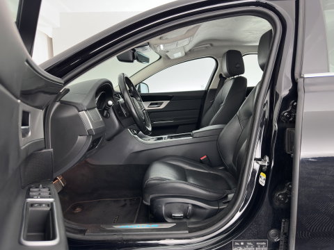 Jaguar XF 2.0d Prestige *AUT | LEATHER | XENON | SPORTSEATS | CAMERA | PRIVACY-GLASS | SHIFTPADDLES | NAVI-FULLMAP | ECC | PDC | CRUISE | 19''ALU*
