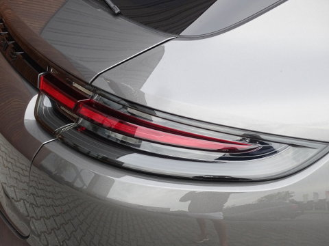 Porsche Panamera Sport Turismo 4.0 Turbo S E-Hybrid 680PK / Ceramic / Sports Chrono / Sport Design