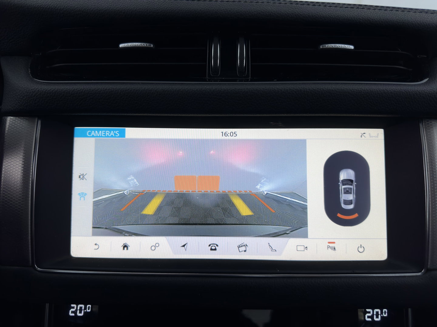 Jaguar XF 2.0d Prestige *AUT | LEATHER | XENON | SPORTSEATS | CAMERA | PRIVACY-GLASS | SHIFTPADDLES | NAVI-FULLMAP | ECC | PDC | CRUISE | 19''ALU*