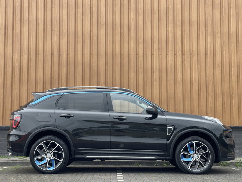 Lynk & Co 01 1.5 | Black Pakket Optioneel | 360° Camera | Panoramadak | Adaptive Cruise Control | Keyless | Elektrische Bestuurdersstoel + Geheugen | Parkeersensoren | Apple Carplay | Android Auto | Infinity
