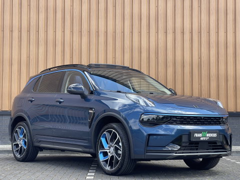 Lynk & Co 01 1.5 | Black Pakket Optioneel | 360° Camera | Panoramadak | Adaptive Cruise Control | Keyless | Elektrische Bestuurdersstoel + Geheugen | Parkeersensoren | Apple Carplay | Android Auto | Infinity