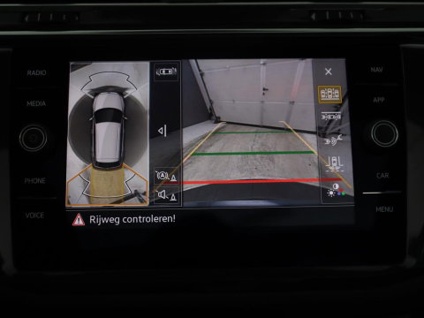 Volkswagen Tiguan 1.4 TSi PHEV R-Line Life Edition | SOH 91,0% | Panoramadak | Memory | Leder | Stuur/stoel verwarming | Adaptive cruise | Sfeerverlichting | 360 camera | Park assist | Carplay | Elektrische achterklep