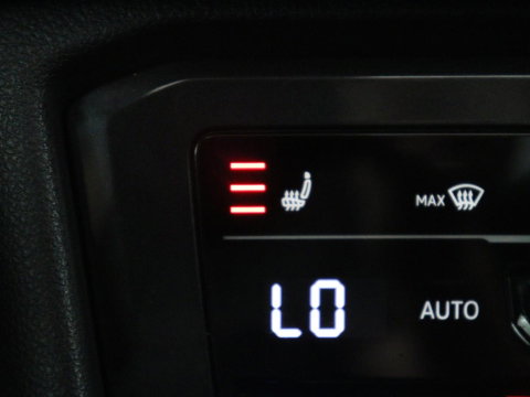 Volkswagen Tiguan 1.4 TSi PHEV R-Line Life Edition | SOH 91,0% | Panoramadak | Memory | Leder | Stuur/stoel verwarming | Adaptive cruise | Sfeerverlichting | 360 camera | Park assist | Carplay | Elektrische achterklep