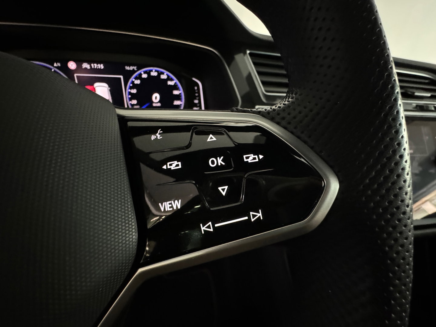 Volkswagen Tiguan 1.5 TSI R-Line Business IQ Lights|ACC|Sfeer|Lane Assist