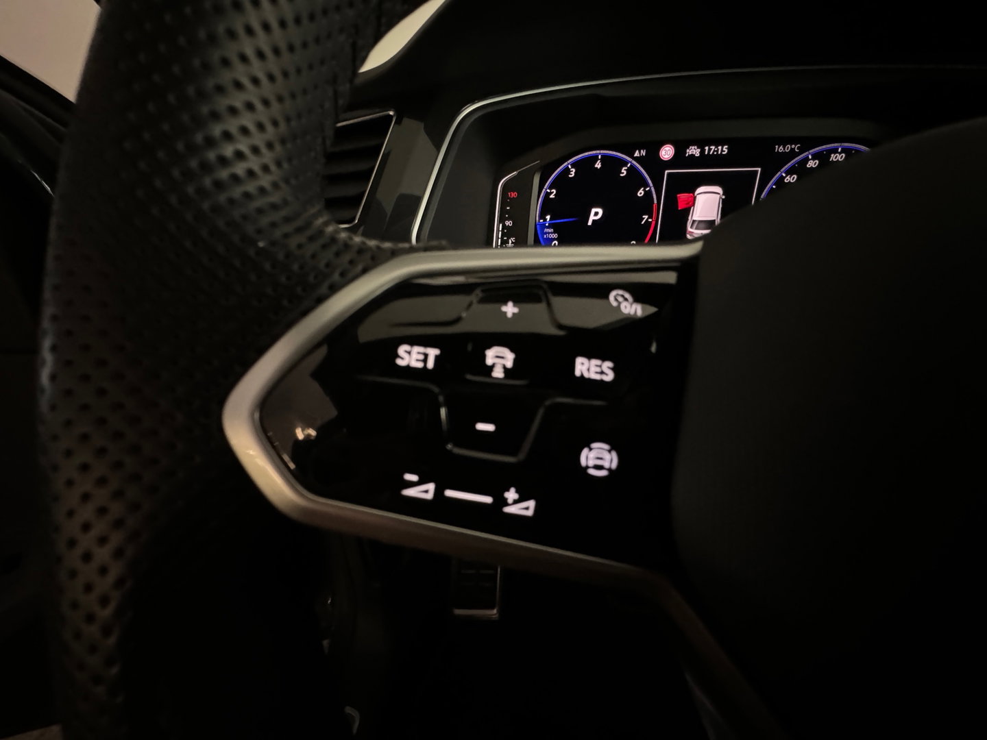 Volkswagen Tiguan 1.5 TSI R-Line Business IQ Lights|ACC|Sfeer|Lane Assist