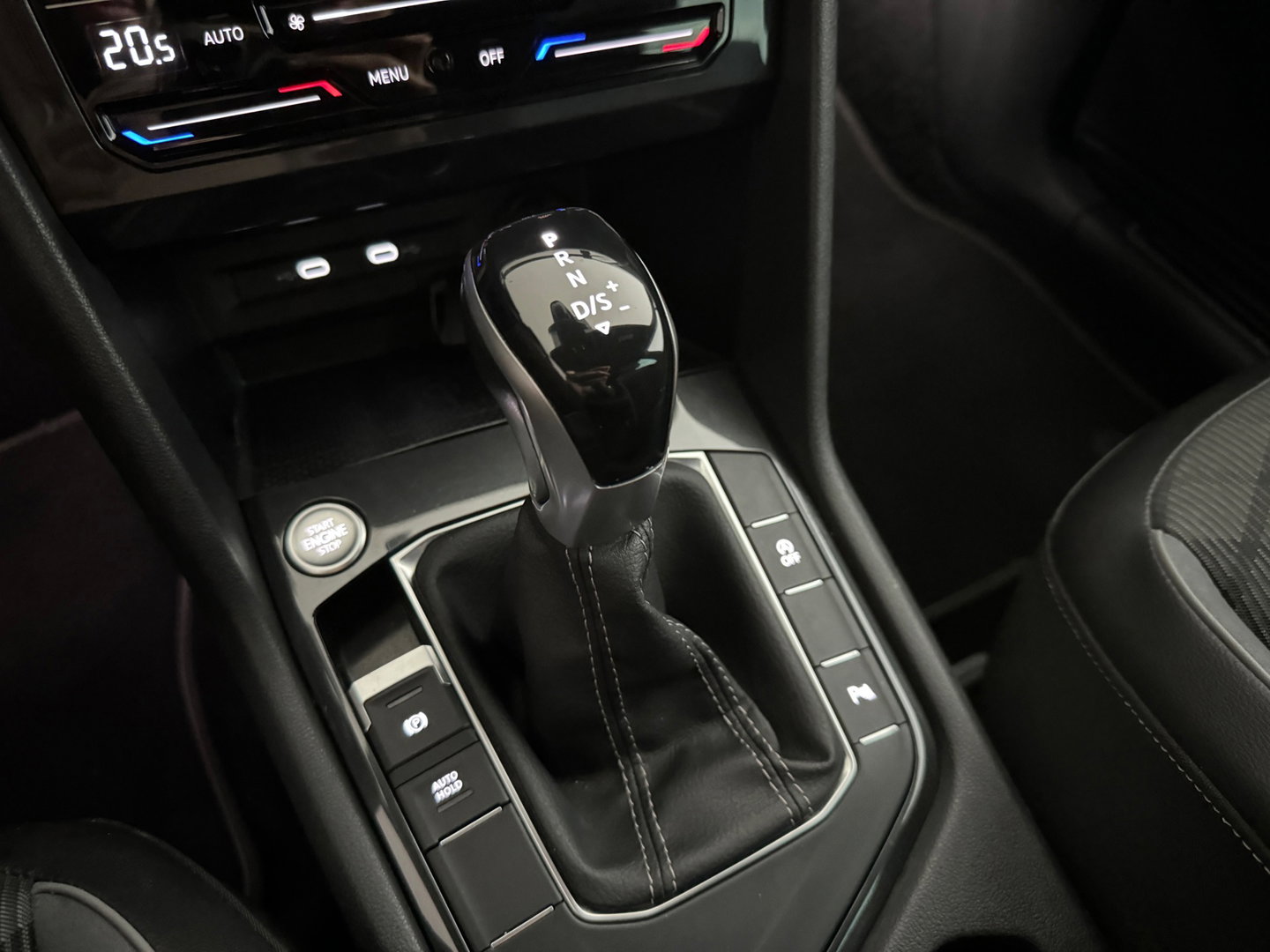 Volkswagen Tiguan 1.5 TSI R-Line Business IQ Lights|ACC|Sfeer|Lane Assist