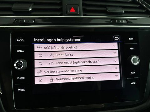 Volkswagen Tiguan 1.5 TSI R-Line Business IQ Lights|ACC|Sfeer|Lane Assist