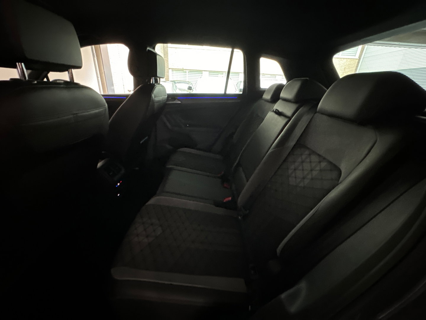Volkswagen Tiguan 1.5 TSI R-Line Business IQ Lights|ACC|Sfeer|Lane Assist