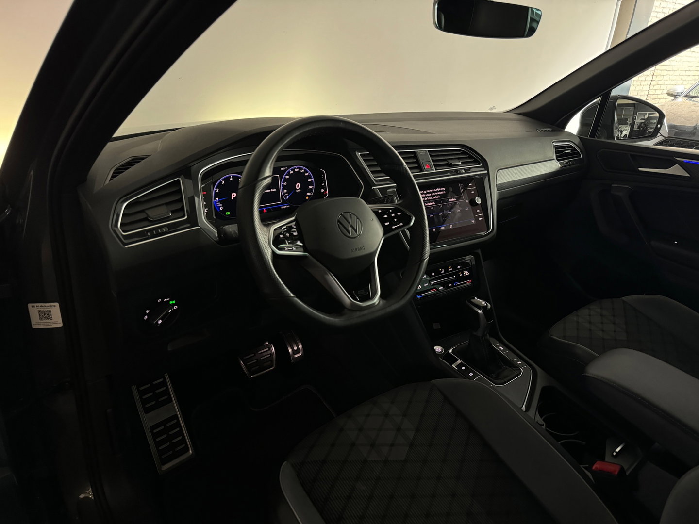 Volkswagen Tiguan 1.5 TSI R-Line Business IQ Lights|ACC|Sfeer|Lane Assist