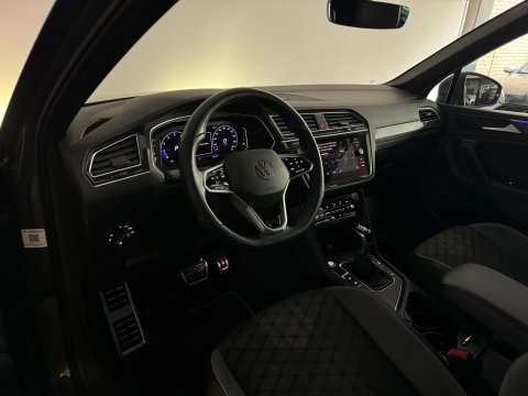Volkswagen Tiguan 1.5 TSI R-Line Business IQ Lights|ACC|Sfeer|Lane Assist