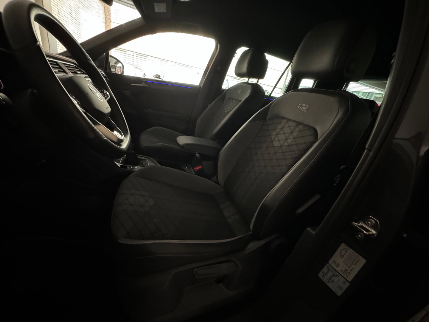 Volkswagen Tiguan 1.5 TSI R-Line Business IQ Lights|ACC|Sfeer|Lane Assist
