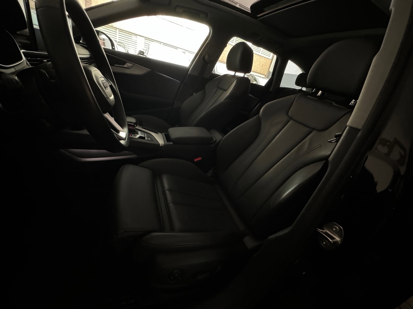 Audi A4 AVANT 40 TFSI quattro S edition Pano|Memory|Trekhaak|Keyless