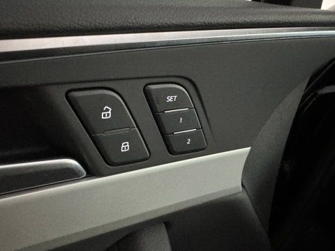 Audi A4 AVANT 40 TFSI quattro S edition Pano|Memory|Trekhaak|Keyless