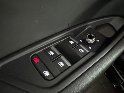 Audi A4 AVANT 40 TFSI quattro S edition Pano|Memory|Trekhaak|Keyless