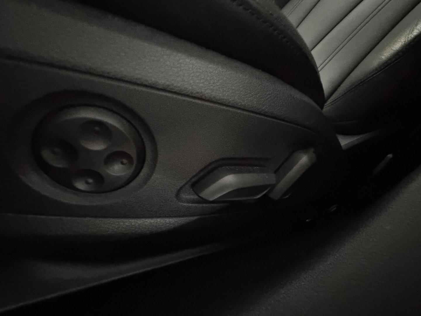 Audi A4 AVANT 40 TFSI quattro S edition Pano|Memory|Trekhaak|Keyless