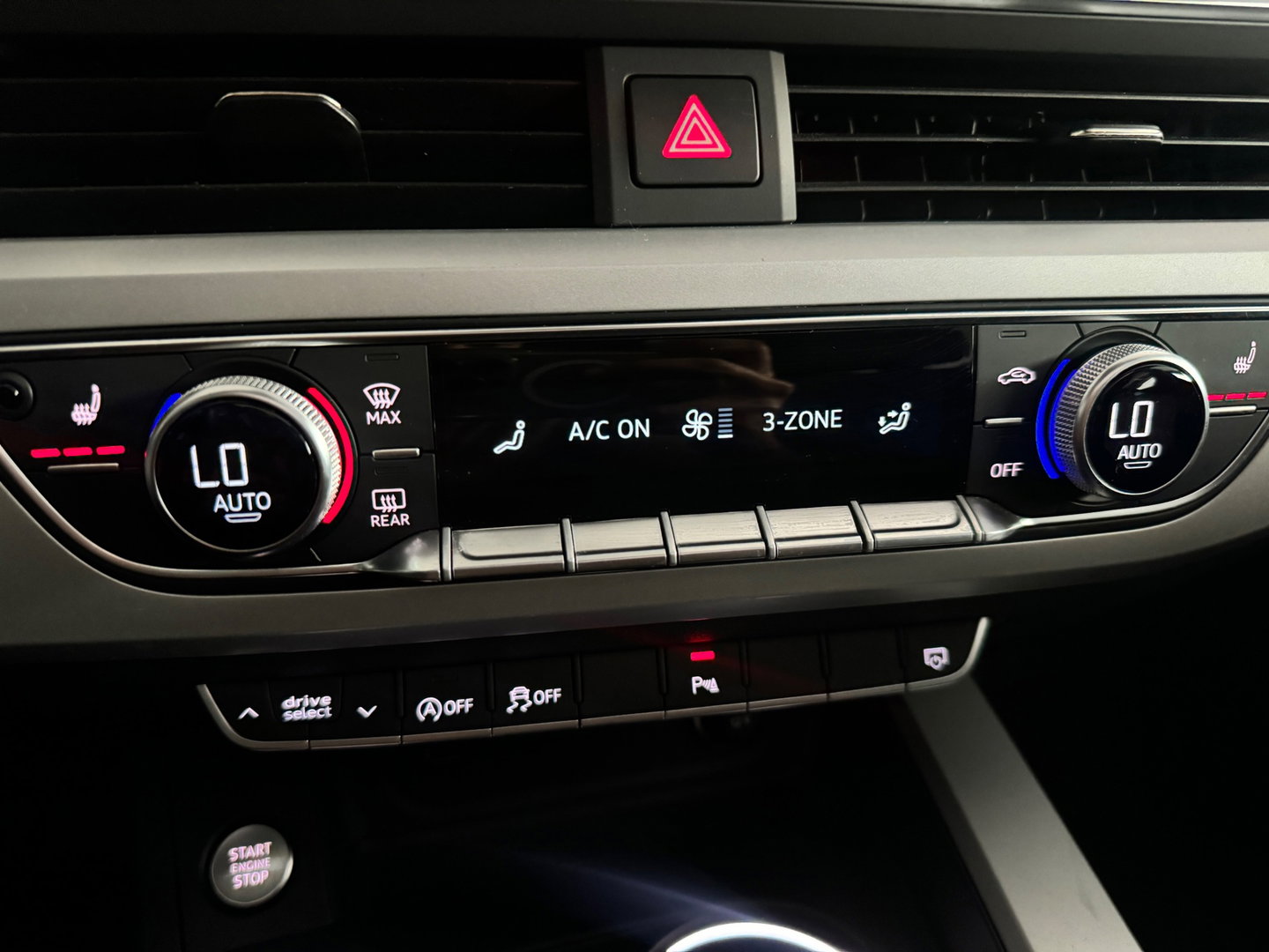 Audi A4 AVANT 40 TFSI quattro S edition Pano|Memory|Trekhaak|Keyless