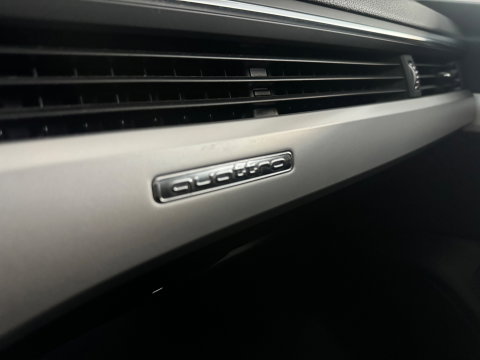 Audi A4 AVANT 40 TFSI quattro S edition Pano|Memory|Trekhaak|Keyless