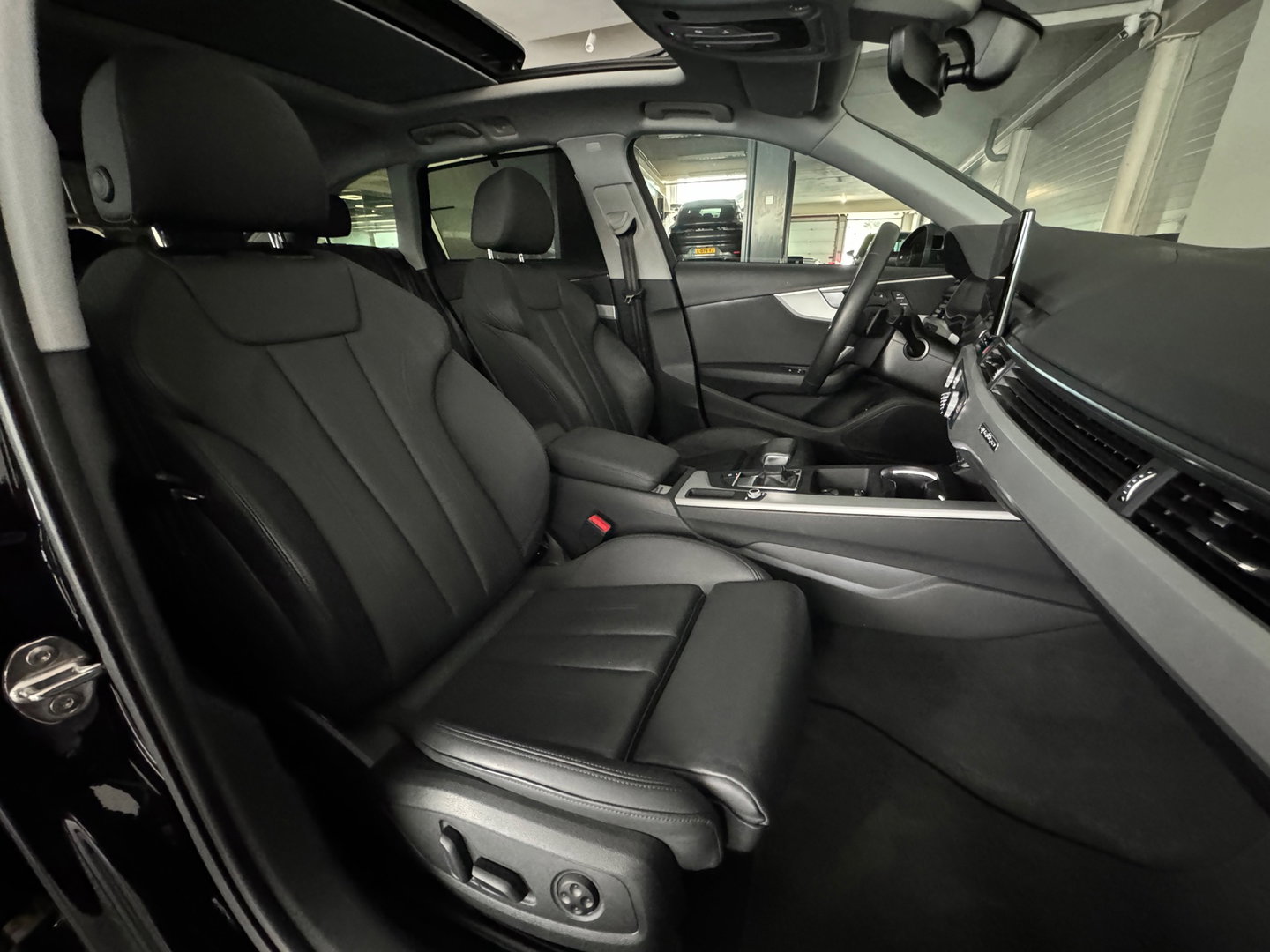 Audi A4 AVANT 40 TFSI quattro S edition Pano|Memory|Trekhaak|Keyless