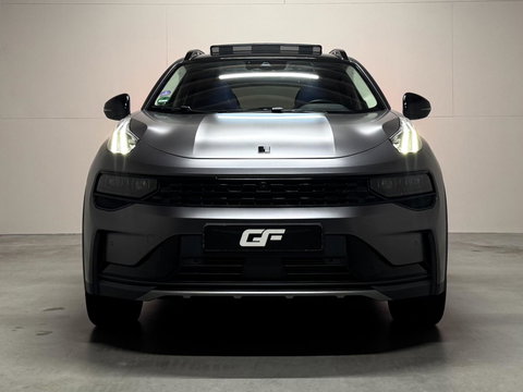 Lynk & Co 01 1.5 Plug-in Black Edition Mattgrijs Sfeerver. CarPlay 360°