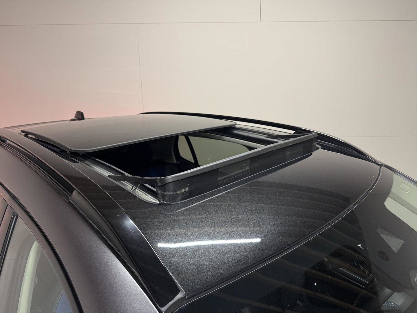 Lynk & Co 01 1.5 Plug-in Black Edition Mattgrijs Sfeerver. CarPlay 360°