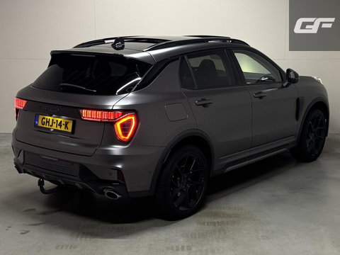Lynk & Co 01 1.5 Plug-in Black Edition Mattgrijs Sfeerver. CarPlay 360°