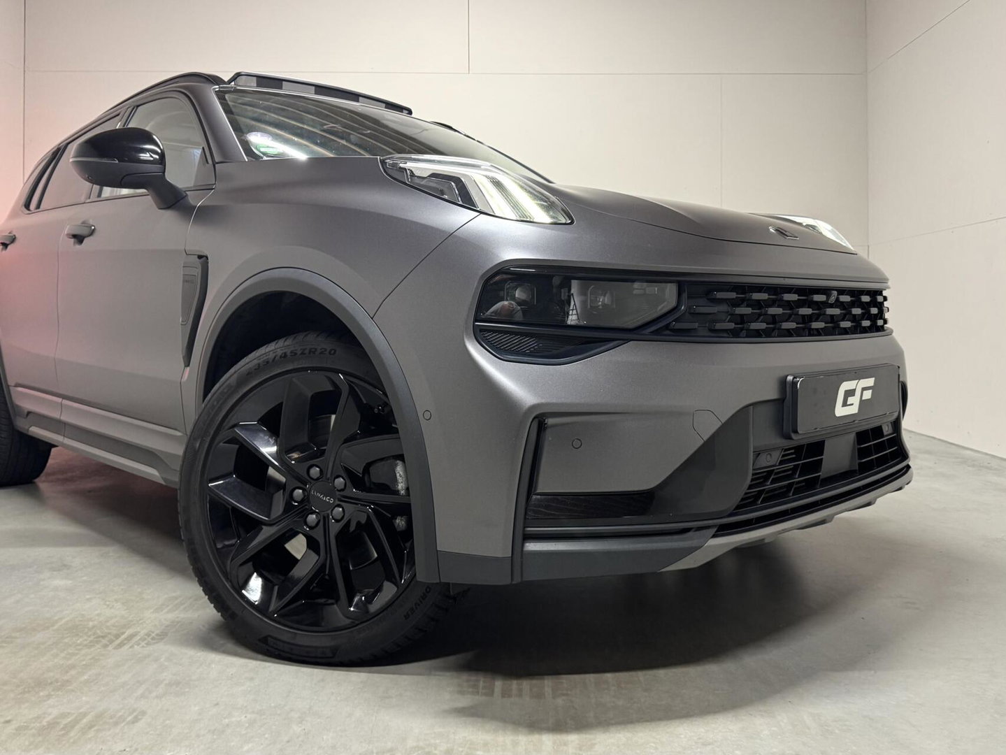 Lynk & Co 01 1.5 Plug-in Black Edition Mattgrijs Sfeerver. CarPlay 360°