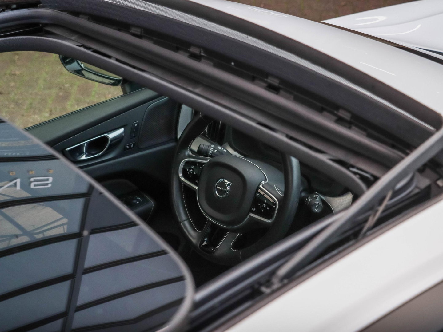 Volvo XC60 T6 Recharge AWD R-Design SOH 90,4% Leder Pano BLIS Harman Kardon