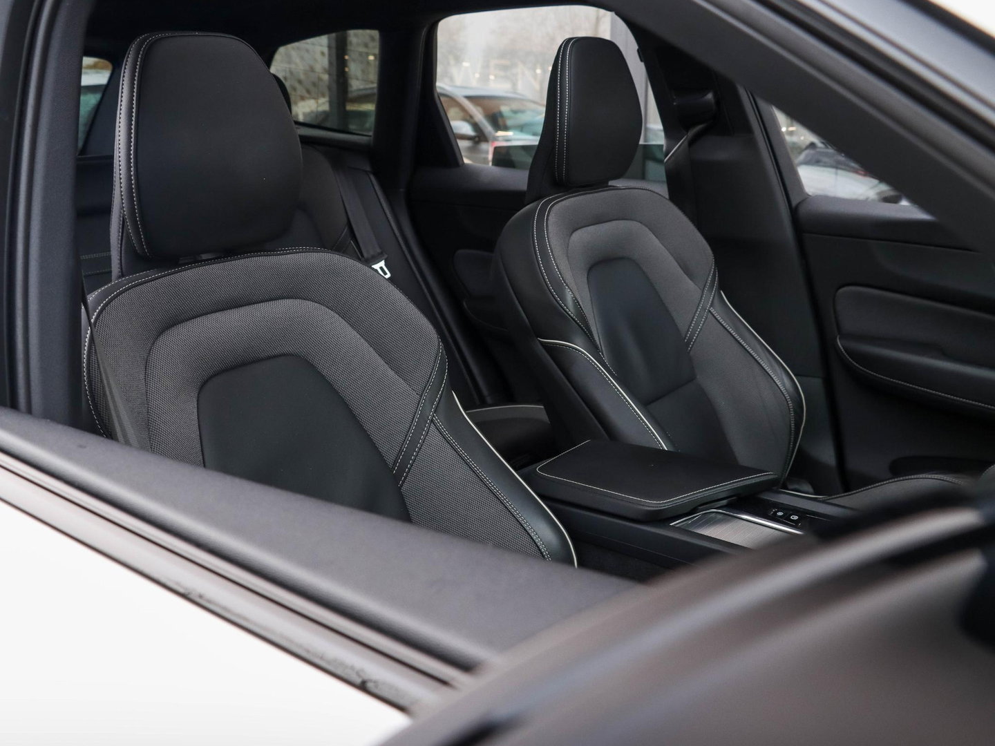 Volvo XC60 T6 Recharge AWD R-Design SOH 90,4% Leder Pano BLIS Harman Kardon
