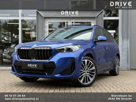 BMW X1 xDrive30e 326PK M-Sport |Full Option|Pano|H/K|DrivingAssProf|Innovation|20"|Trekhaak