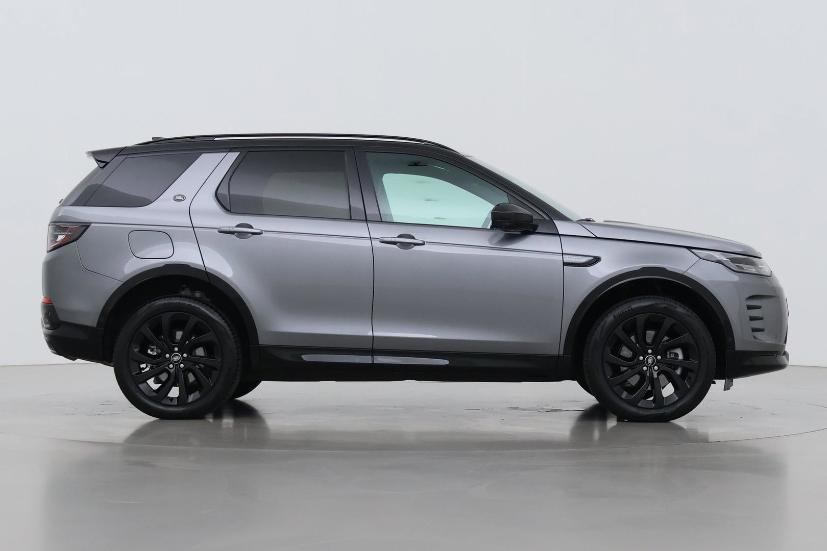 Land Rover Discovery Sport P270e Dynamic SE | Trekhaak | Meridian Surround | 360° Camera | Panoramadak | BLIS | ACC | 20 Inch