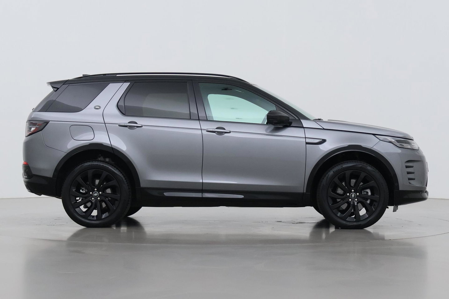 Land Rover Discovery Sport P270e Dynamic SE | Trekhaak | Meridian Surround | 360° Camera | Panoramadak | BLIS | ACC | 20 Inch