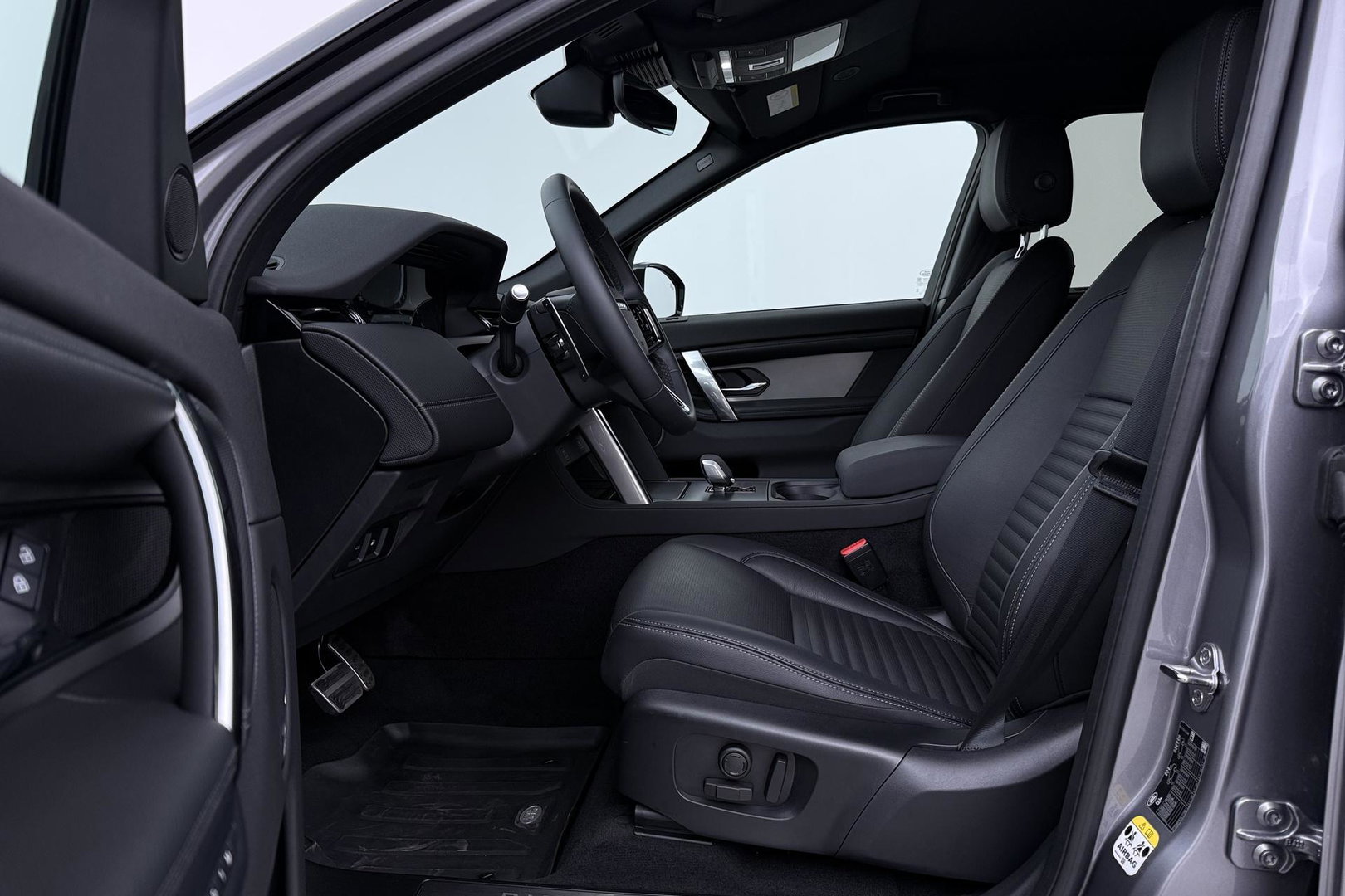 Land Rover Discovery Sport P270e Dynamic SE | Trekhaak | Meridian Surround | 360° Camera | Panoramadak | BLIS | ACC | 20 Inch