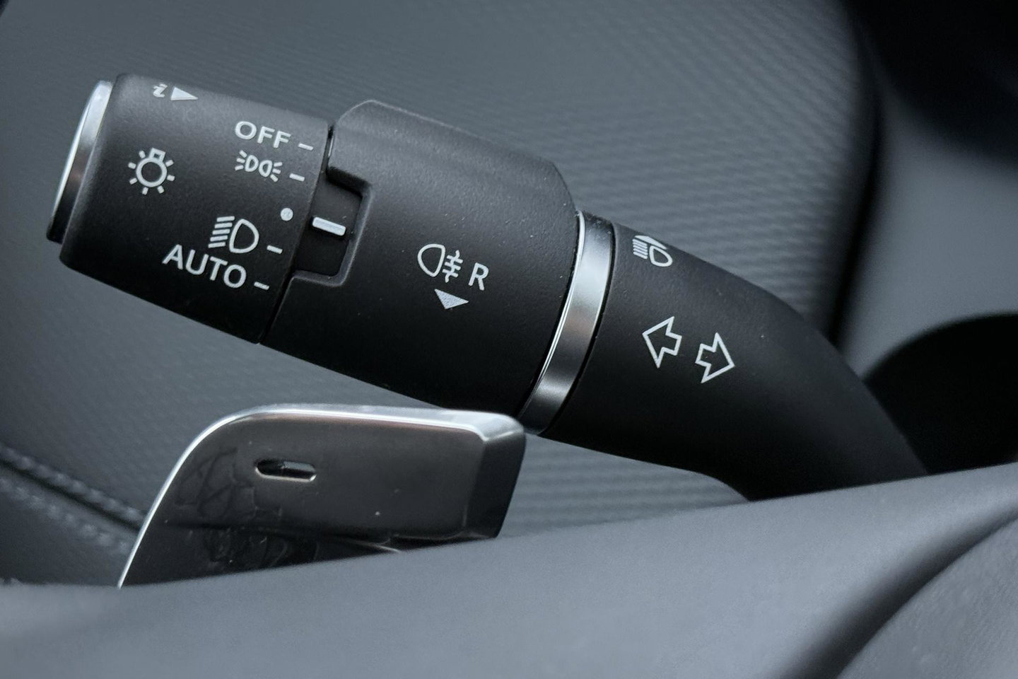 Land Rover Discovery Sport P270e Dynamic SE | Trekhaak | Meridian Surround | 360° Camera | Panoramadak | BLIS | ACC | 20 Inch